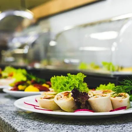 Waw Airport Okecie 2* Varsó