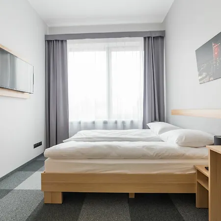 Waw Airport Okecie 2* Varsó