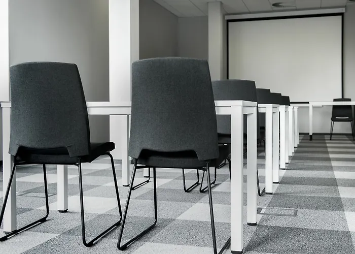 Waw Airport Okęcie 2*