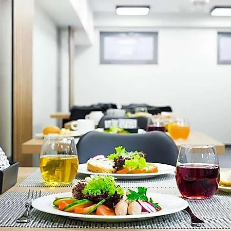 Waw Airport Okecie Hotel 2*