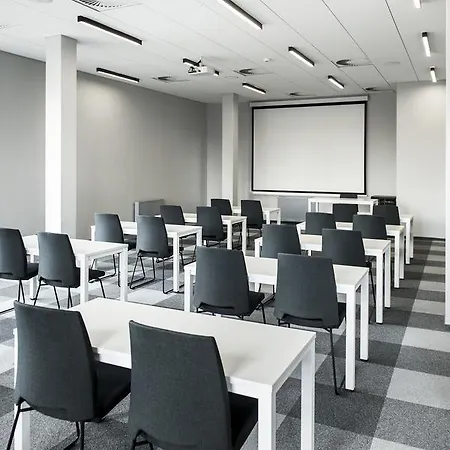 哇奥科西机场酒店 酒店 2*