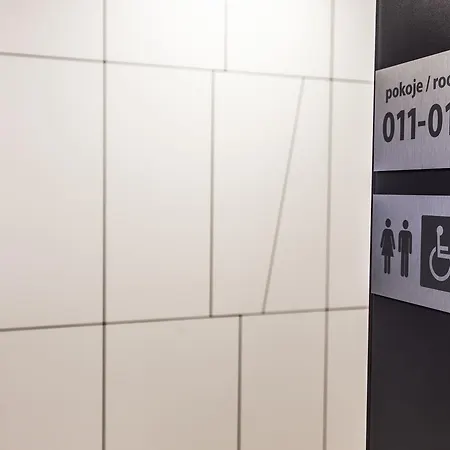 哇奥科西机场酒店 酒店 2*