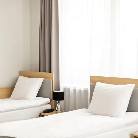 Waw Airport Okecie Hotel 2*