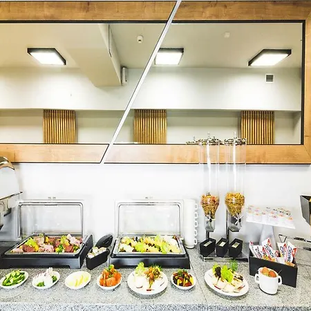 哇奥科西机场酒店 2*