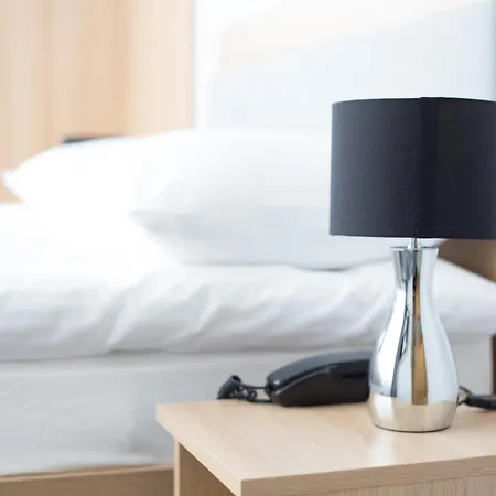 哇奥科西机场酒店 2*