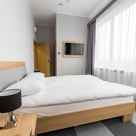 Waw Airport Okecie Hotell