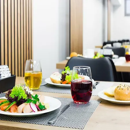 哇奥科西机场酒店 酒店