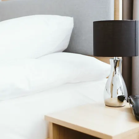 哇奥科西机场酒店