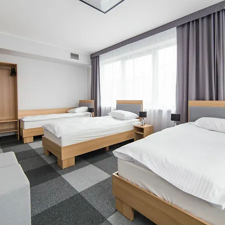 Waw Airport Okecie Hotell 2*