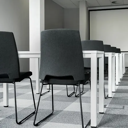 哇奥科西机场酒店 2*