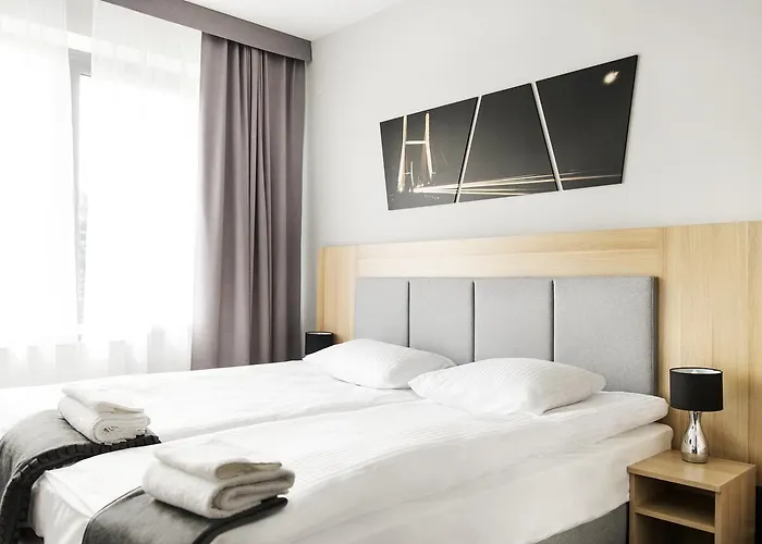 Waw Airport Okecie 2* وارسو